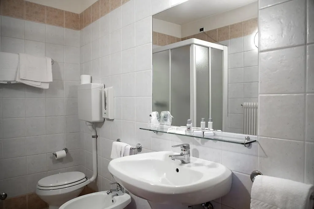 Albergo da Carlo Vittorio Veneto 3*,  Italia