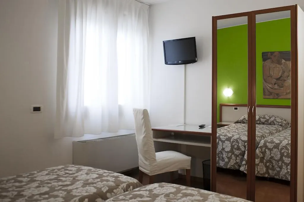 Albergo Da Carlo 비토리오베네토 3*,  이탈리아